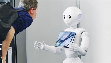 📌 AI-Powered Robots Start Working in Restaurants for the First Time